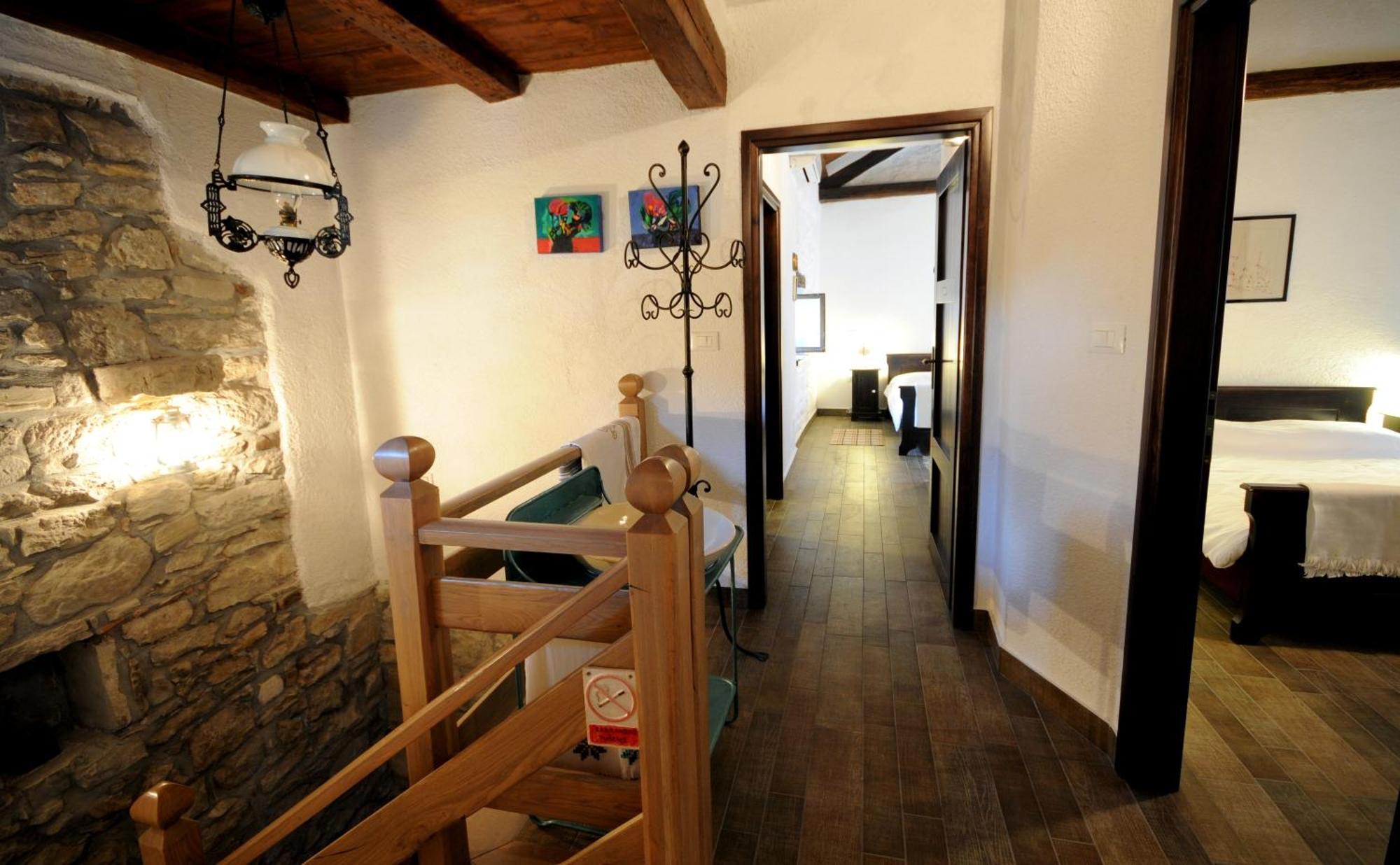 Holiday Homes Poli Svetega Antona Gracisce Luaran gambar