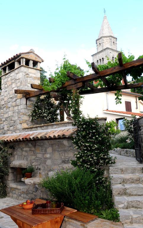 Holiday Homes Poli Svetega Antona Gracisce Luaran gambar
