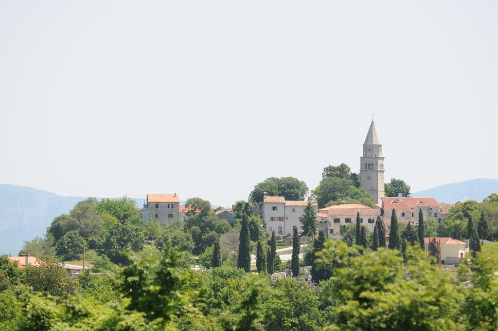 Holiday Homes Poli Svetega Antona Gracisce Luaran gambar