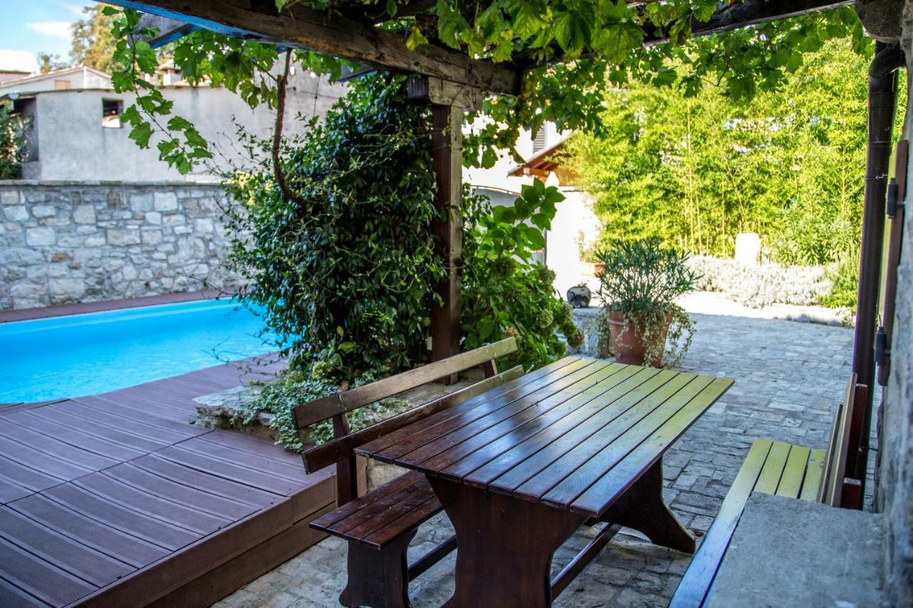 Holiday Homes Poli Svetega Antona Gracisce Luaran gambar