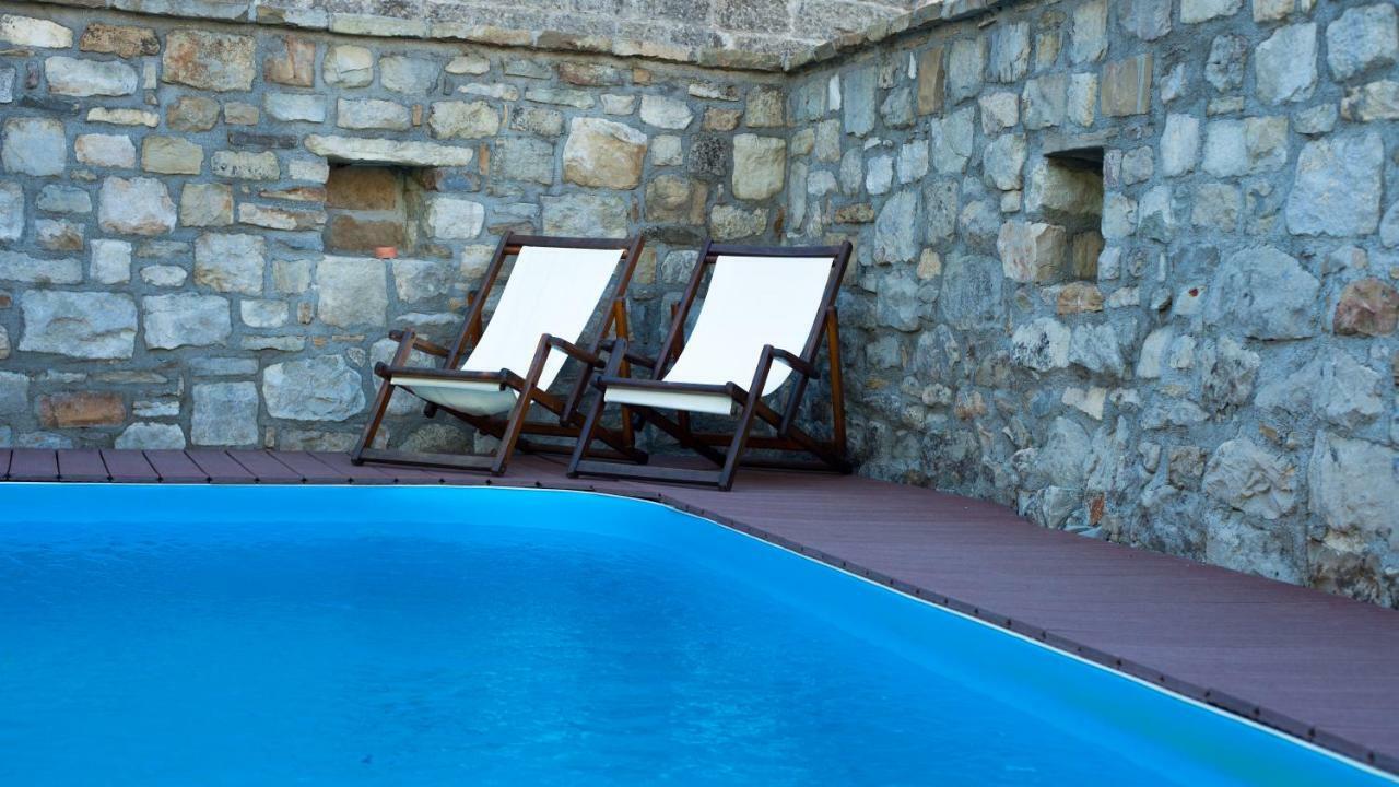 Holiday Homes Poli Svetega Antona Gracisce Luaran gambar