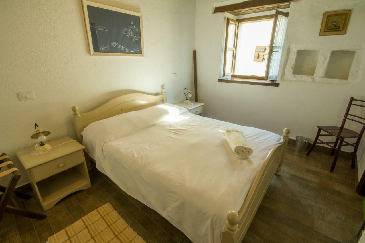 Holiday Homes Poli Svetega Antona Gracisce Luaran gambar