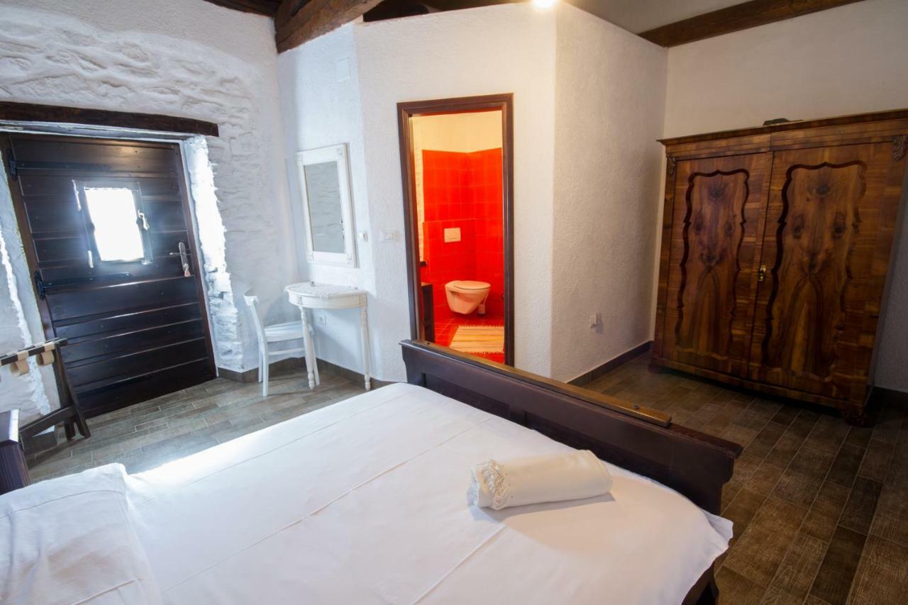 Holiday Homes Poli Svetega Antona Gracisce Luaran gambar